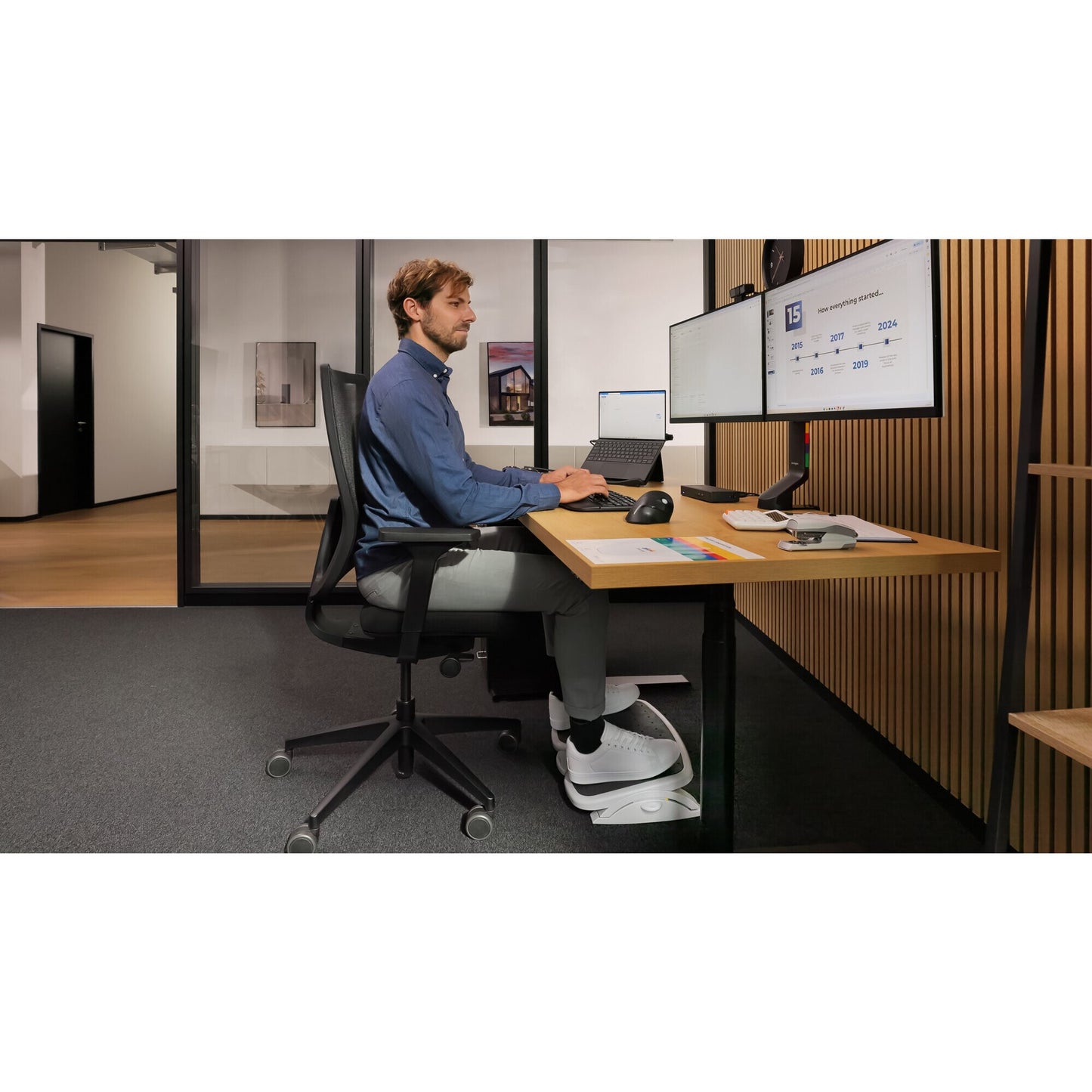 Kensington SmartFit Easy Riser Laptop Cooling Stand - Black