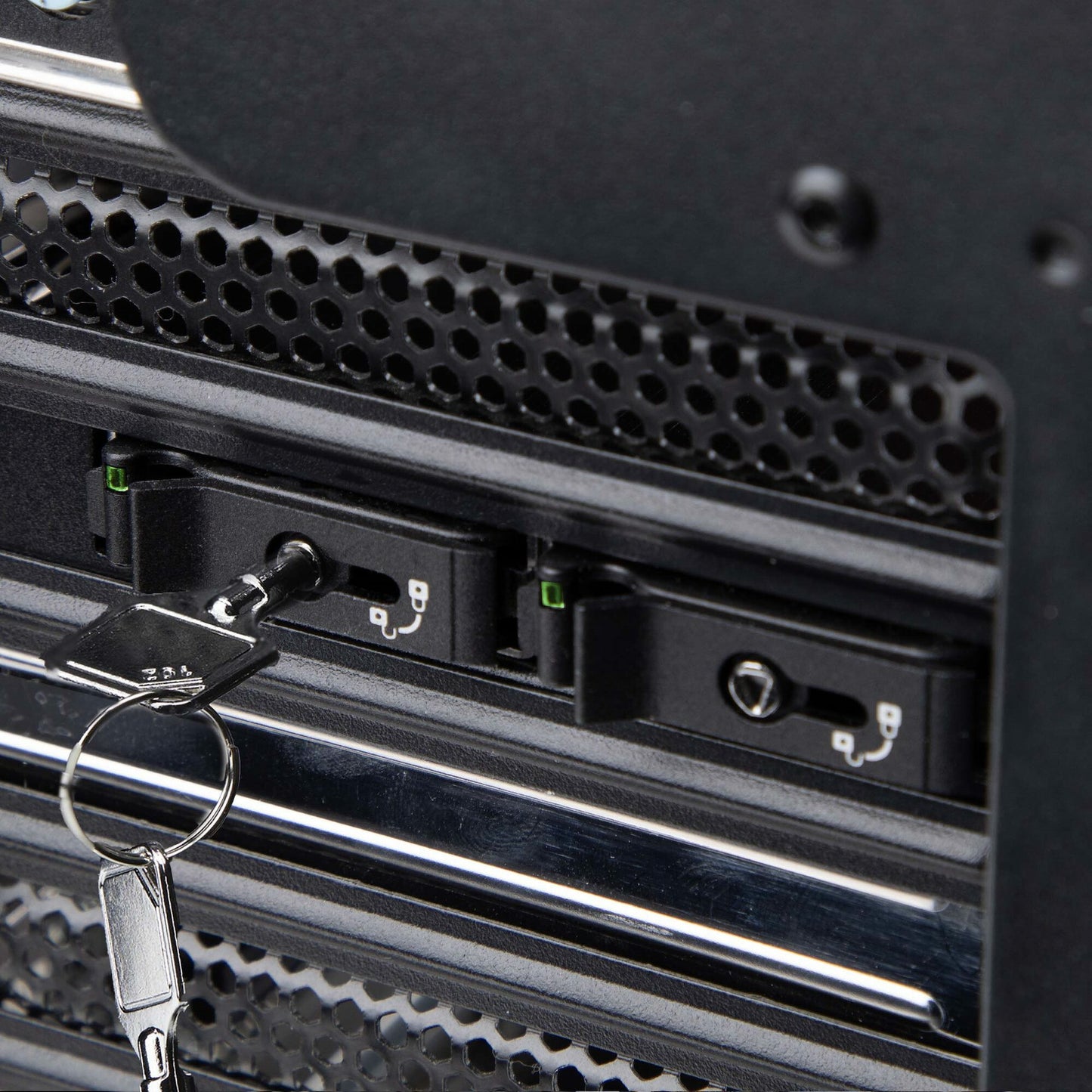 StarTech.com M.2 NVMe SSD Drive Tray for use in PCIe Expansion Product Series - Drive Tray for an Additional Hot Swappable Drive