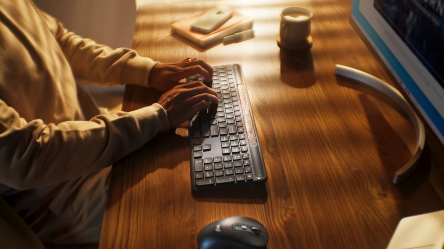 Logitech Signature Slim Solar+ K980 keyboard Universal RF Wireless + Bluetooth QWERTY UK English Graphite