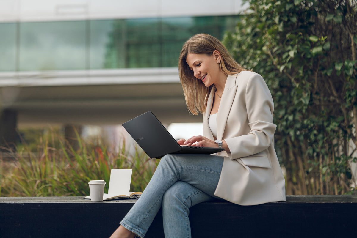 ASUS ExpertBook BM1 BM1403CD-582XA AMD Ryzen™ 5 150 Laptop 35.6 cm (14") Full HD 8 GB DDR5-SDRAM 256 GB SSD Wi-Fi 6 (802.11ax) Windows 11 Pro Education Grey QWERTY UK English