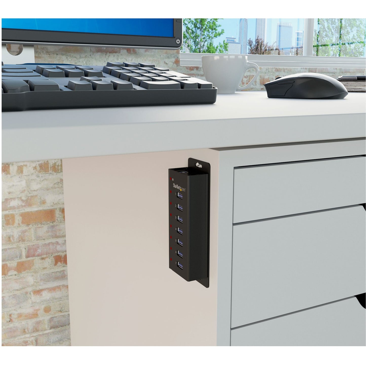 StarTech.com 7-Port USB 3.0 Hub - Desktop or Wall-Mountable Metal Enclosure~7-Port USB 3.0 Hub (5Gbps) - Desktop or Wall-Mountable Metal Enclosure