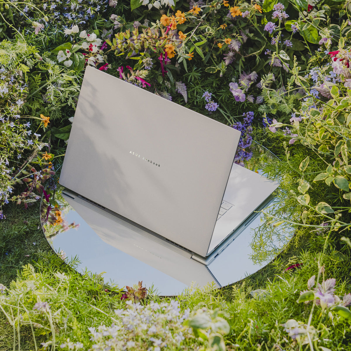 ASUS Zenbook S16 UM5606GA-SR040W Copilot+ PC AMD Ryzen™ AI 7 445 Laptop 40.6 cm (16") Touchscreen 3K 32 GB LPDDR5x-SDRAM 1 TB SSD Wi-Fi 7 (802.11be) Windows 11 Home White