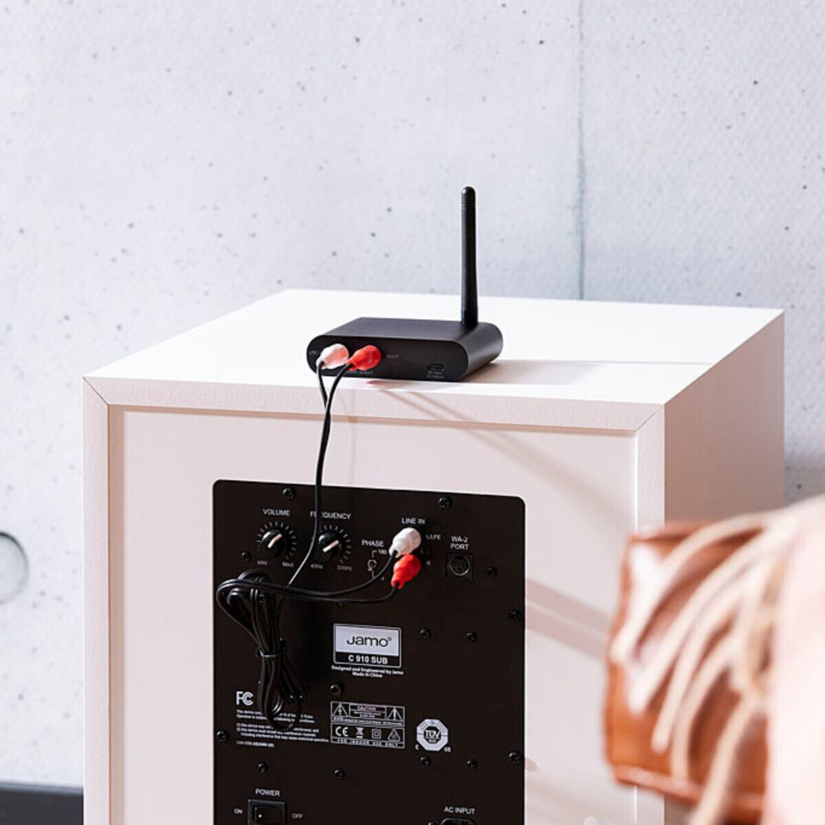 Marmitek Subwoofer Anywhere 640 - Wireless audio transmitter and receiver for subwoofer