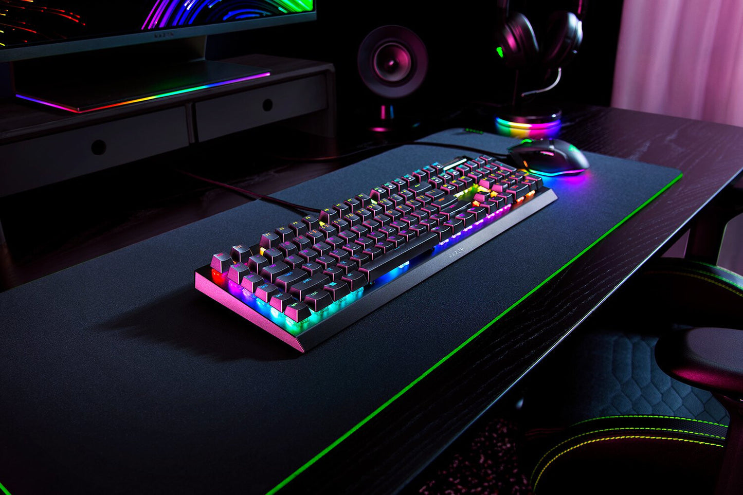 Razer BlackWidow V4 X keyboard Gaming USB QWERTY UK International Black