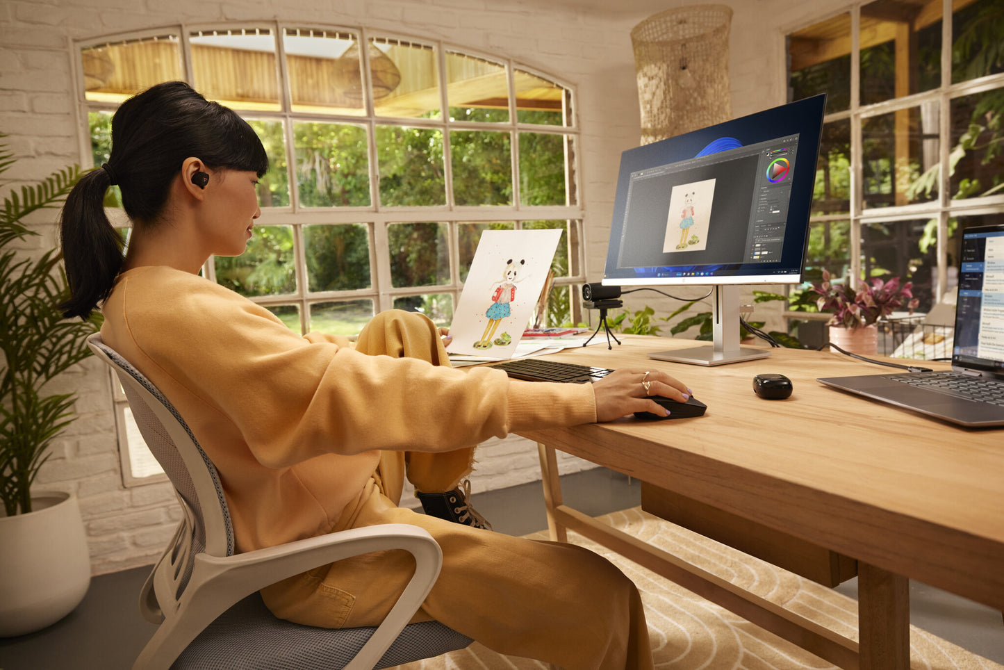 HP 715 Rechargeable Multi-Device Mouse