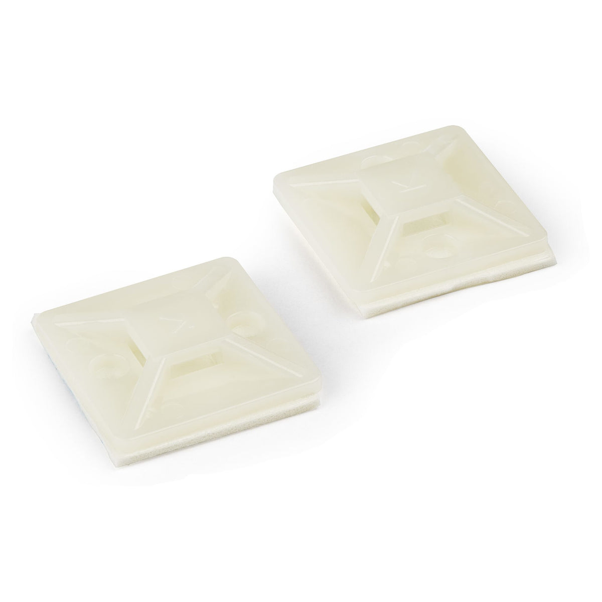 StarTech.com 100 Pack Cable Tie Mounts with Adhesive Tape for 0.18 in. (4.6 mm) Wide Ties - Nylon/Plastic Zip Tie Mounts - Electrical/Network Cable Wrap Mounts / 94V-2 Fire & UL Rated - TAA