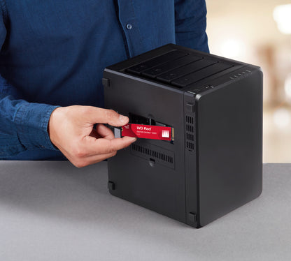 Western Digital Red WD ™ SN700 NVMe™ POWERED BY SANDISK 2 TB