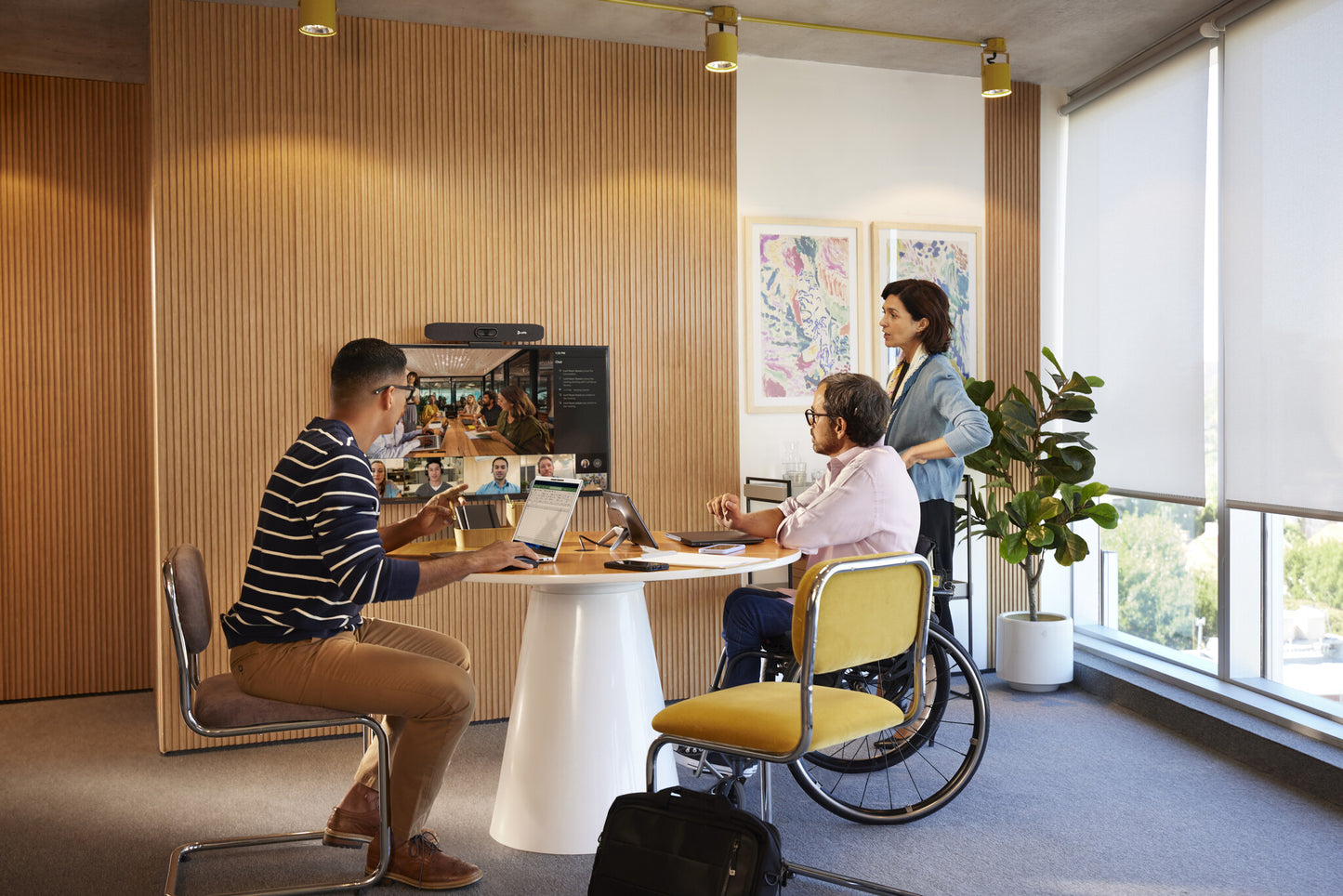 HP 715 Rechargeable Multi-Device Mouse