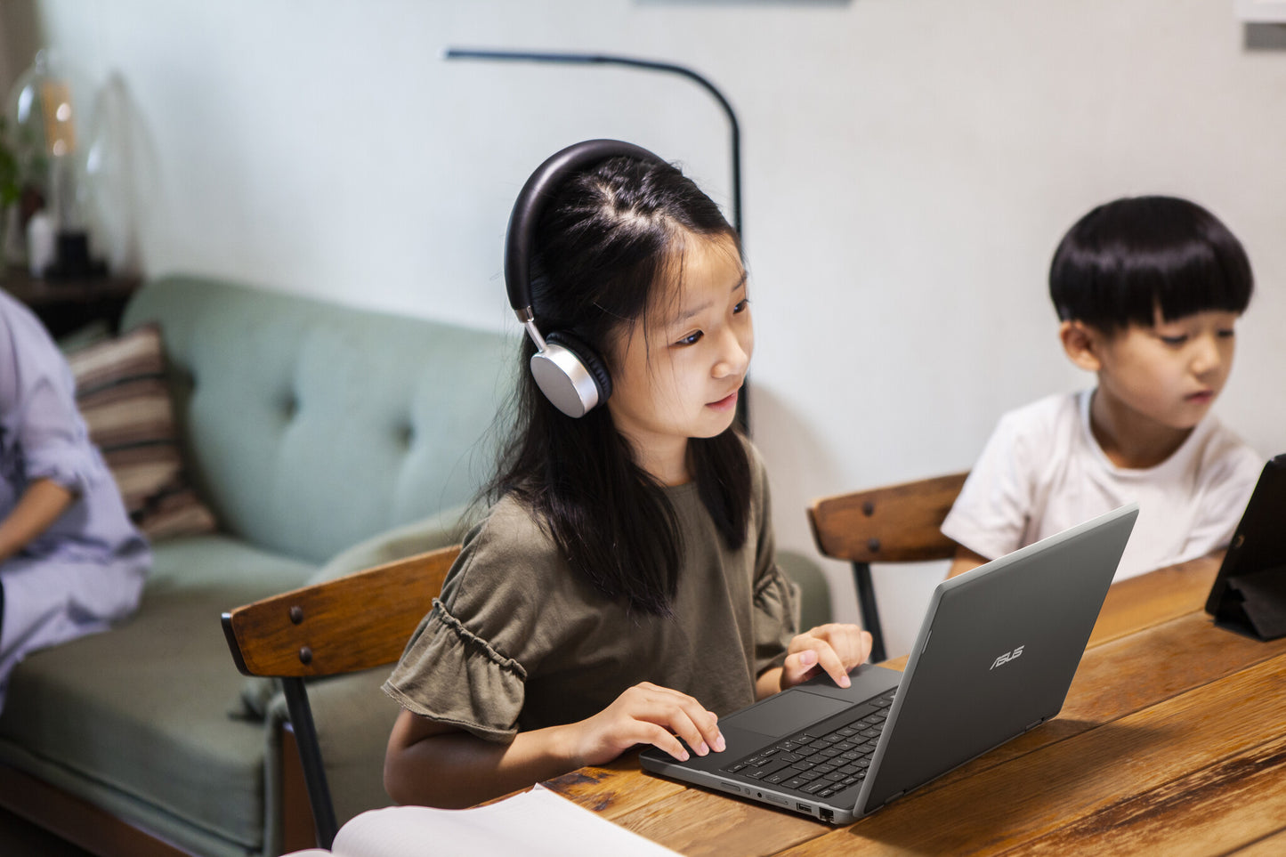 ASUS BR1100C-C81XA Intel® Celeron® N N4500 Laptop 29.5 cm (11.6") HD 8 GB DDR4-SDRAM 128 GB eMMC Wi-Fi 6 (802.11ax) Windows 11 Pro Education Grey