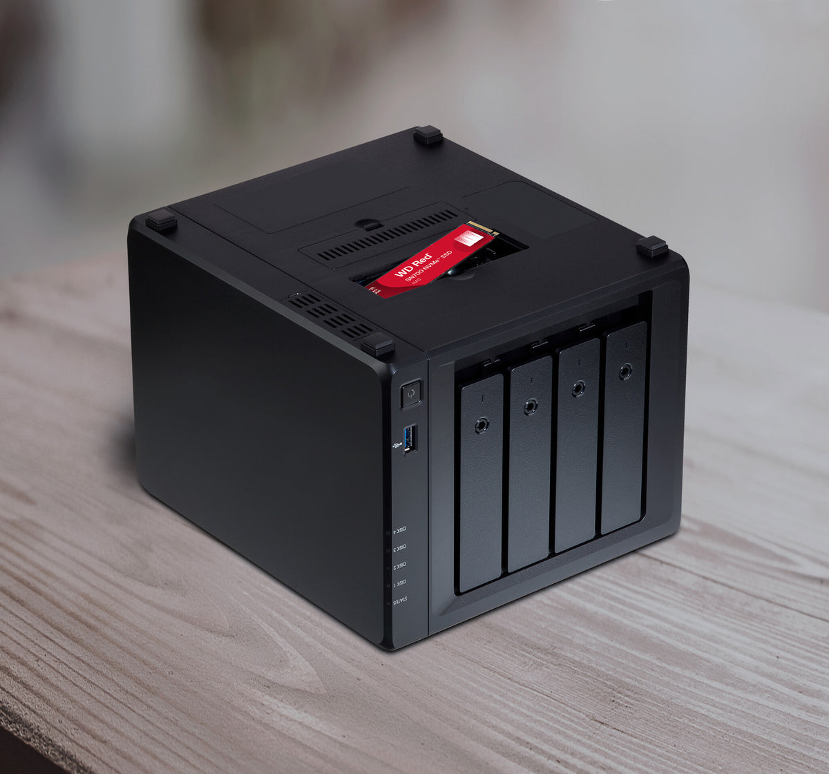 Western Digital Red WD ™ SN700 NVMe™ POWERED BY SANDISK 4 TB