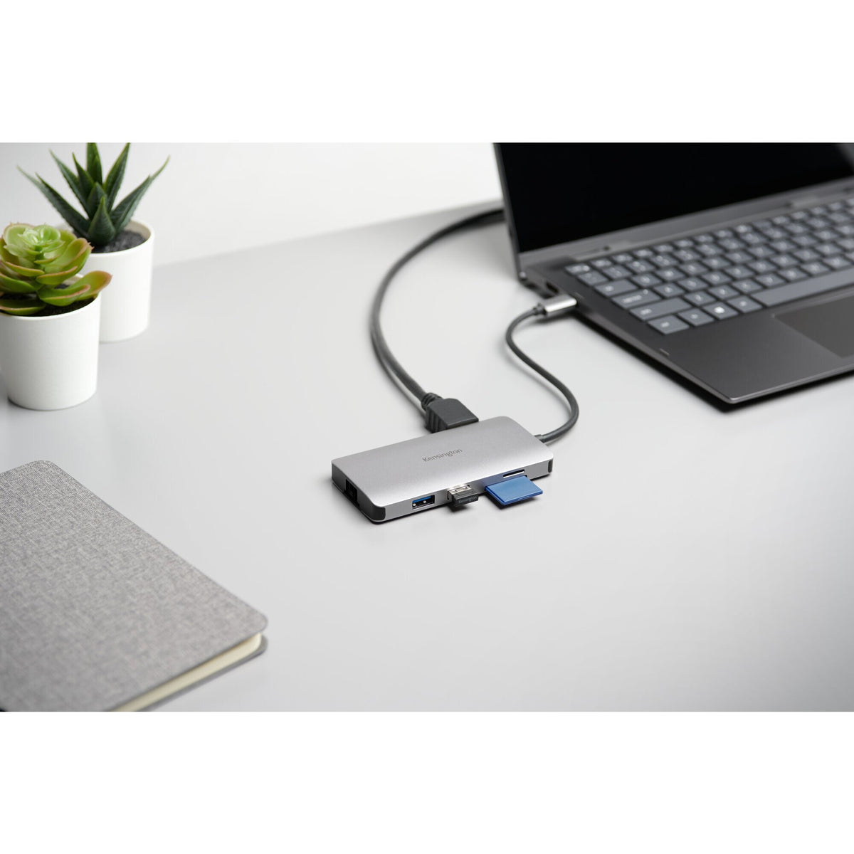 Kensington UH1400P USB-C 8-in-1 Driverless Mobile Dock