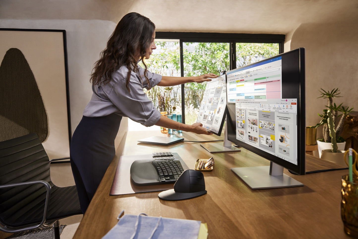 HP Series 7 Pro 27 inch 4K Conferencing Monitor - 727pm