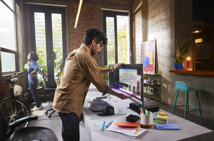 HP Series 7 Pro 37.5 inch WQHD+ Thunderbolt 4 Monitor - 738pu