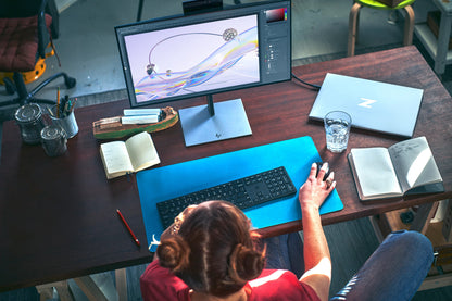 HP Z24m G3 QHD Conferencing Display