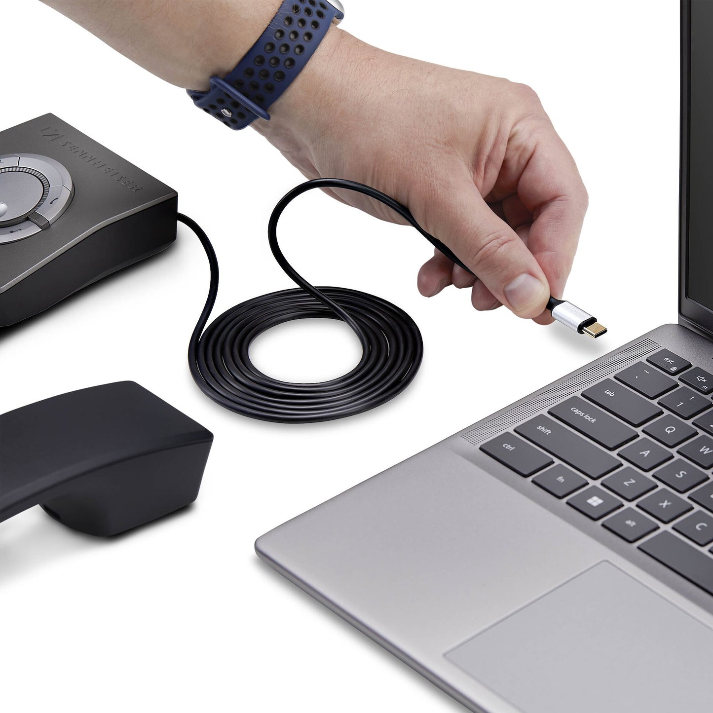 StarTech.com UR9-HEADSET-ADAPTER cable gender changer USB-C RJ-9 Black