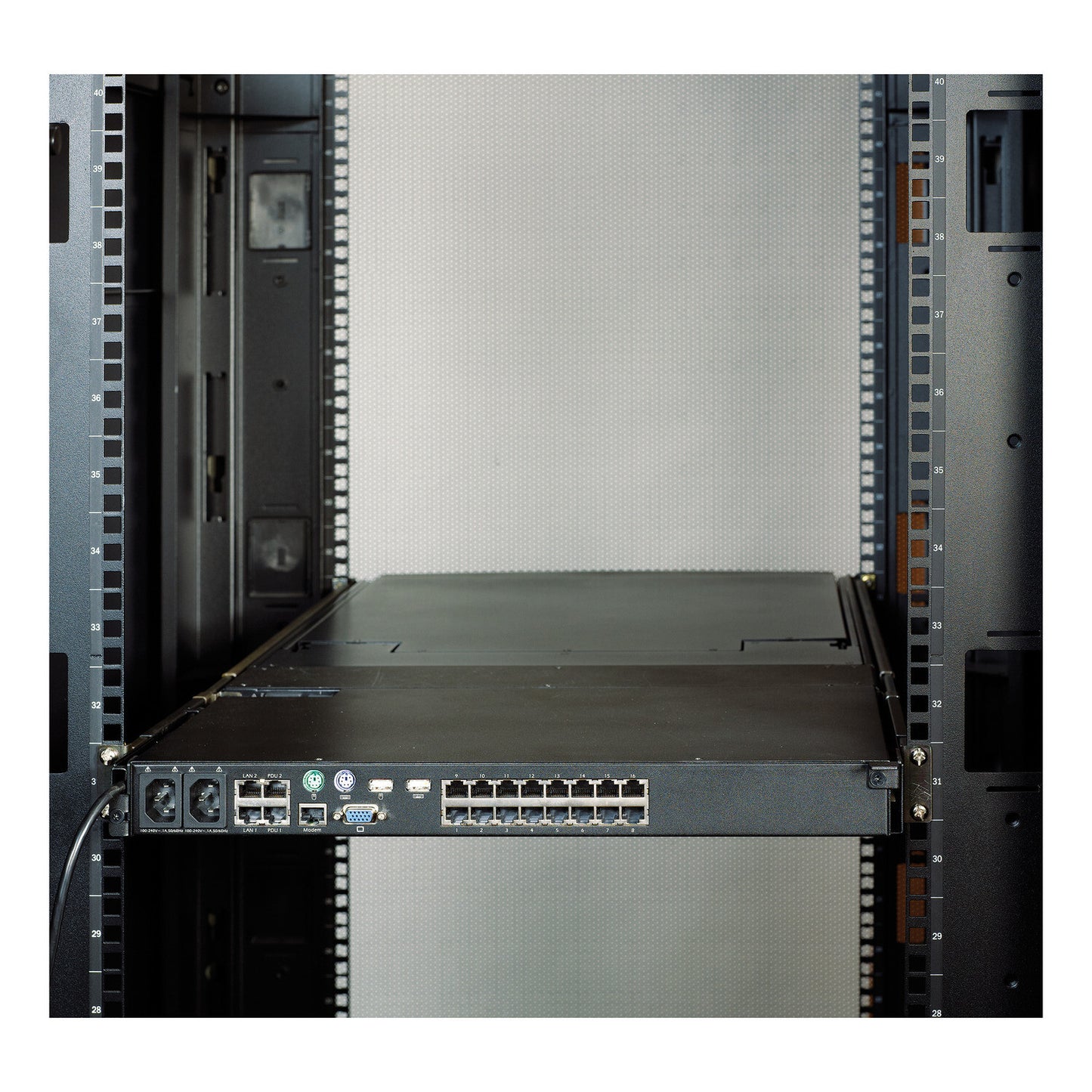 APC KVM 2G, LCD Rear Mounting Kit