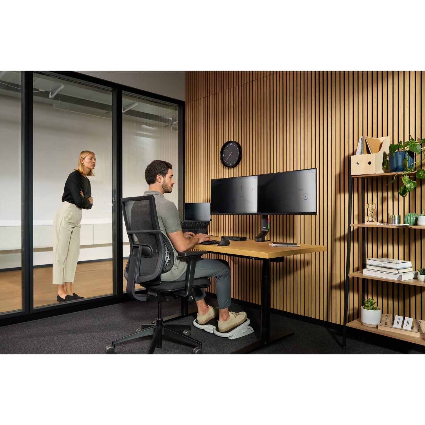 Kensington 2-way Removable Privacy Screen Filter for 19" Monitors 16:10