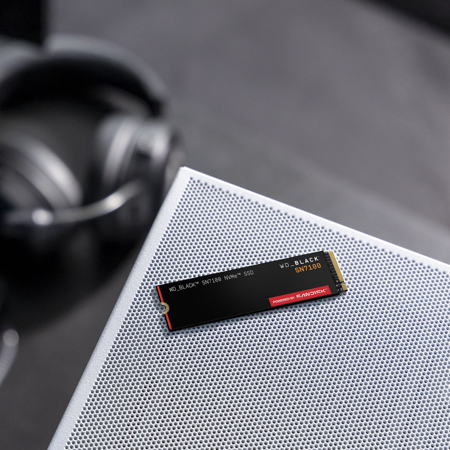 Western Digital Black WD_BLACK™ SN7100 NVMe™ SSD POWERED BY SANDISK 4 TB