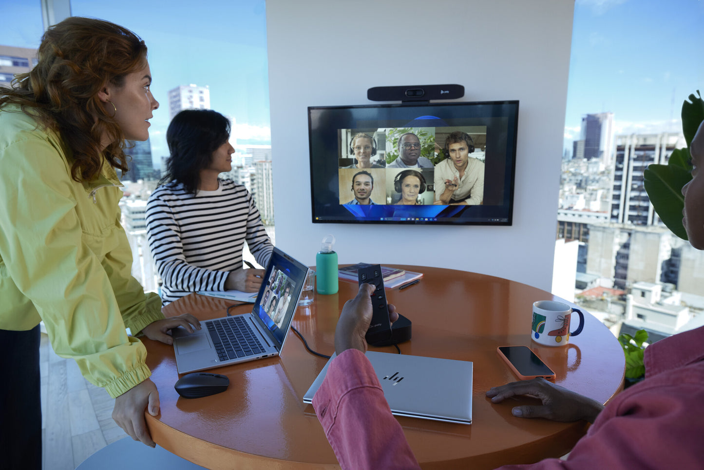 HP 715 Rechargeable Multi-Device Mouse