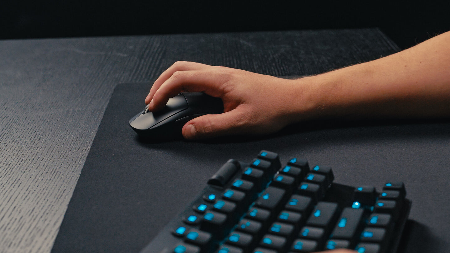 Logitech G 910-006631 mouse Gaming Right-hand RF Wireless Optical 32000 DPI