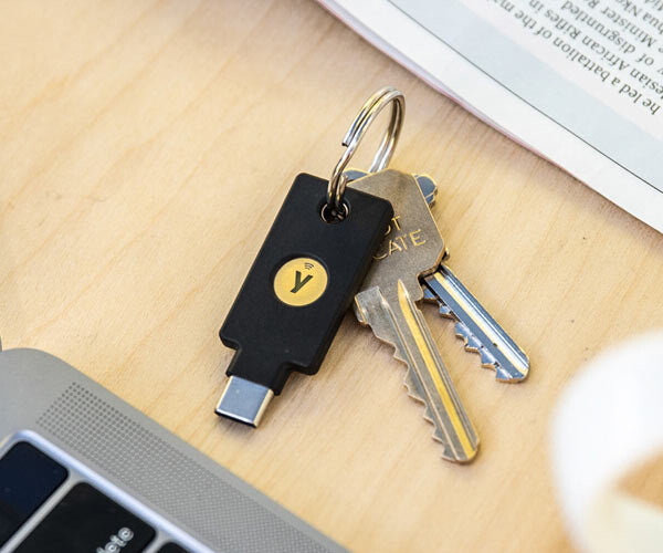 Yubico 5060408465301 hardware authenticator