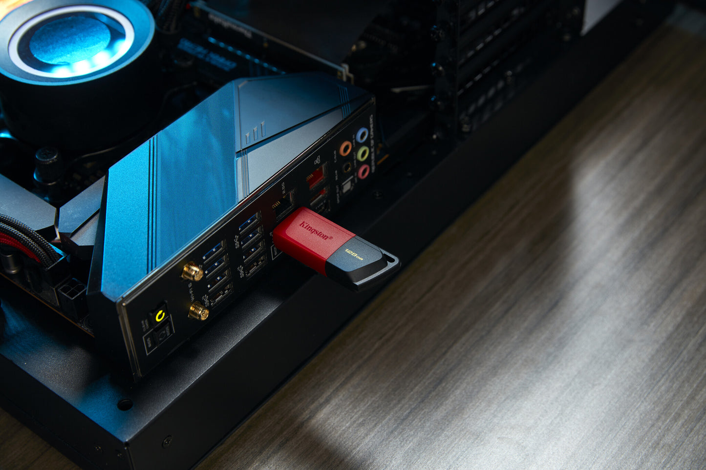 Kingston Technology DataTraveler 128GB USB3.2 Gen1 Exodia M (Black + Red)
