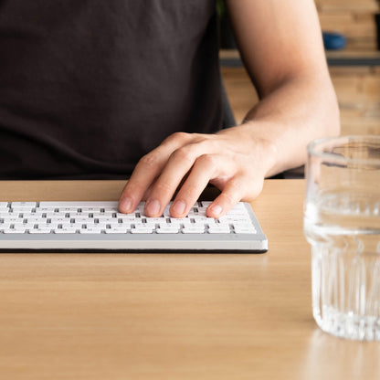 R-Go Tools Ergonomic keyboard R-Go Compact Break, compact keyboard with break software, QWERTY (ES), Bluetooth, white