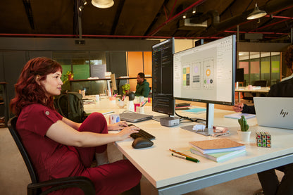 HP Series 7 Pro 27 inch 4K Conferencing Monitor - 727pm