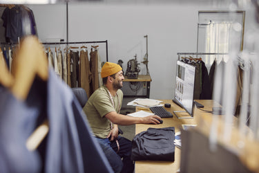 HP Series 5 31.5 inch FHD Monitor - 532sf